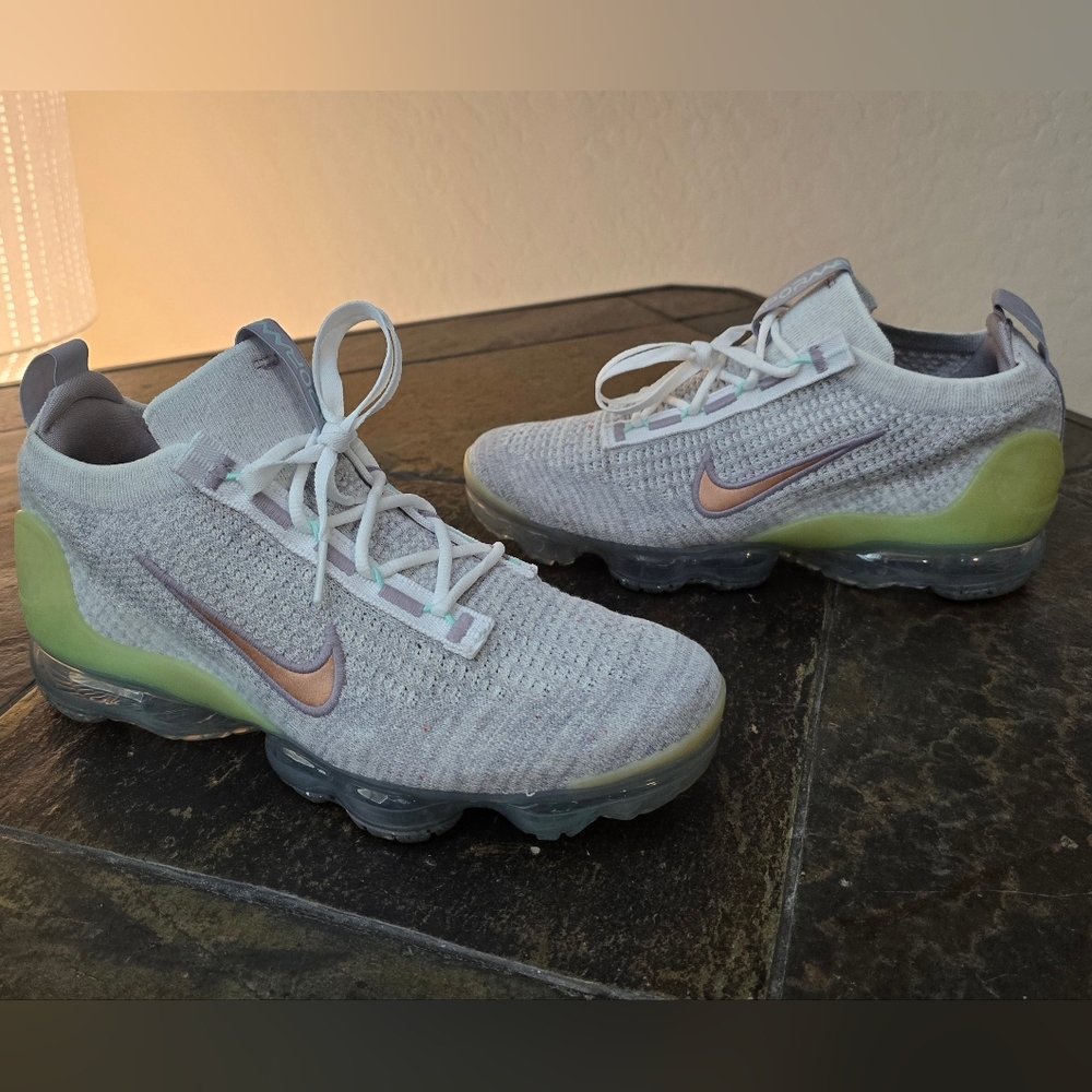 NIKE AIR VAPORMAX FLYKNIT 2021 ☆ Platinum Mint ☆ Size 7 Youth or 8.5 US Womens - Picture 1 of 9